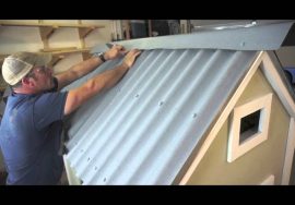 Installing ONDURA Corrugated Roofing Sheets on a Chicken Coop_7O-dH2V8vWY-SD