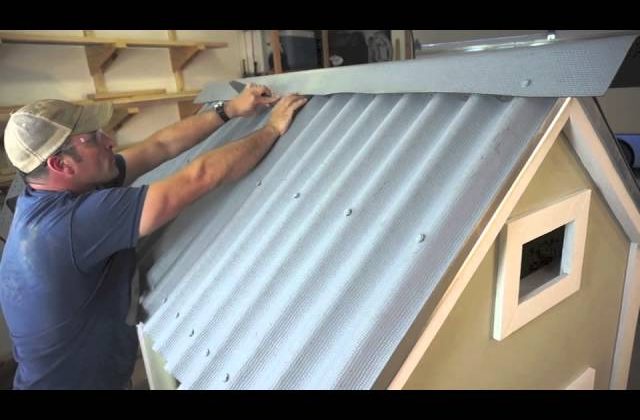 Installing ONDURA Corrugated Roofing Sheets on a Chicken Coop_7O-dH2V8vWY-SD